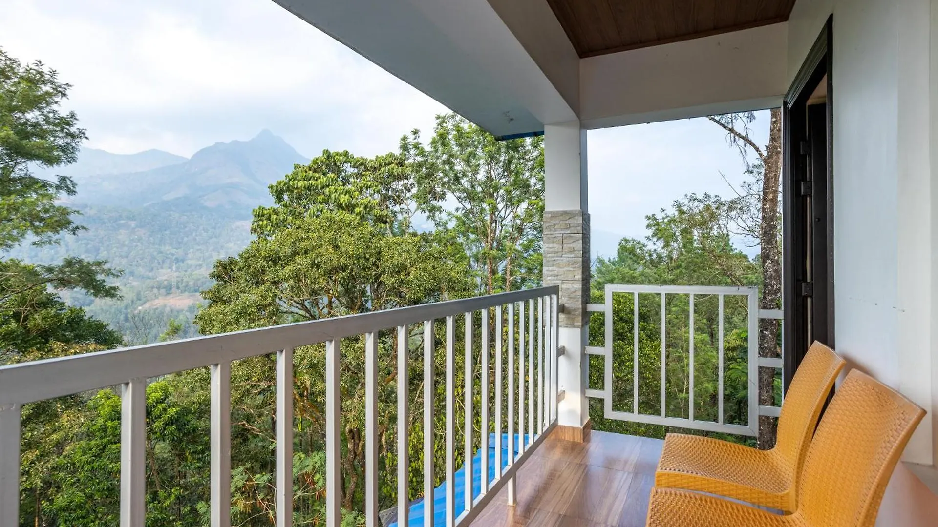 Eterno Camellia & Elettaria Resort With Pool Муннар 4*,